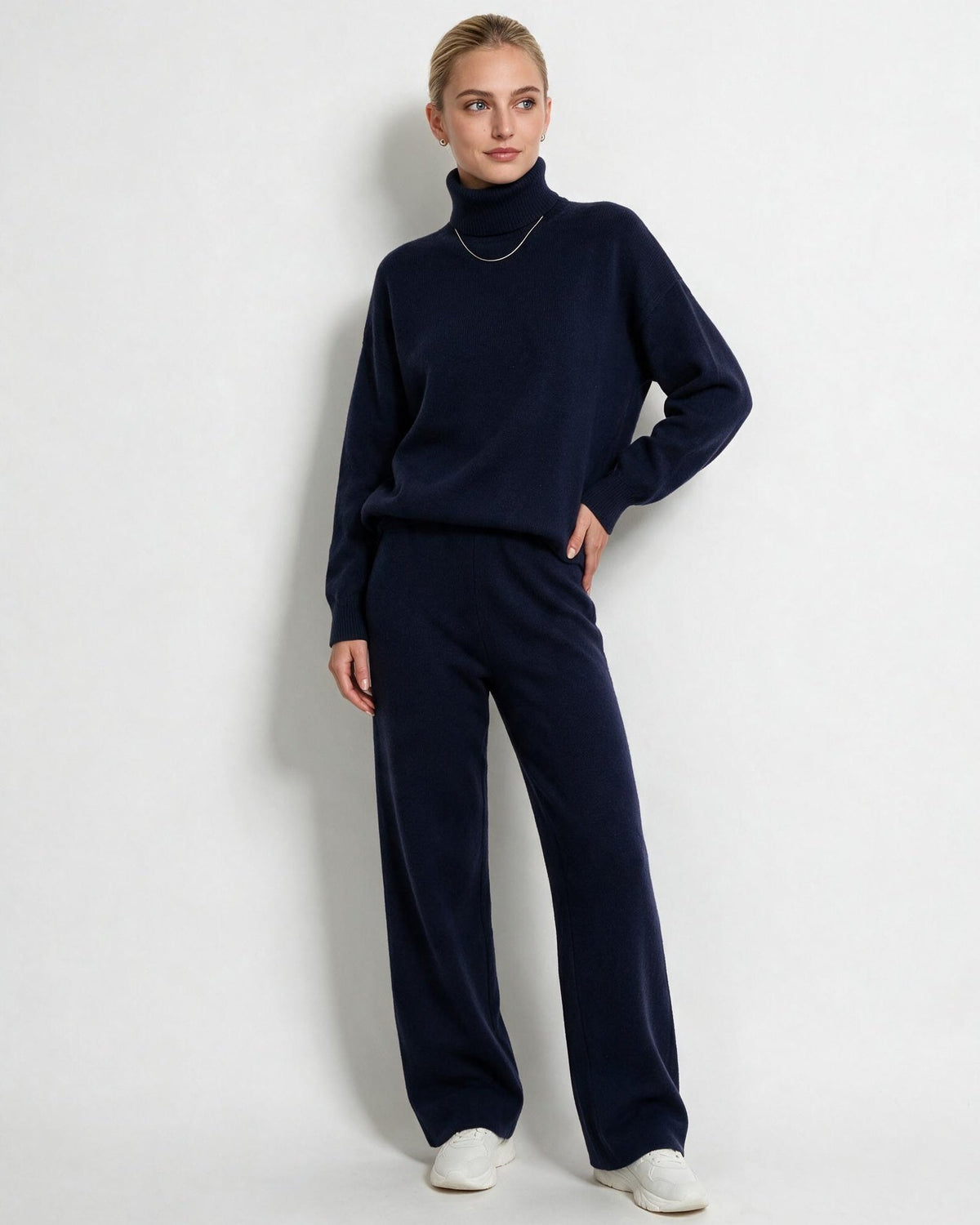 Marelia | Conjunto de punto para estar en casa, con cuello alto y pantalón de pierna ancha