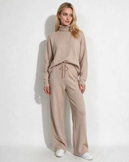 Marelia | Conjunto de punto para estar en casa, con cuello alto y pantalón de pierna ancha