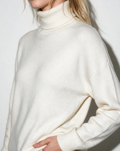 Marelia | Conjunto de punto para estar en casa, con cuello alto y pantalón de pierna ancha