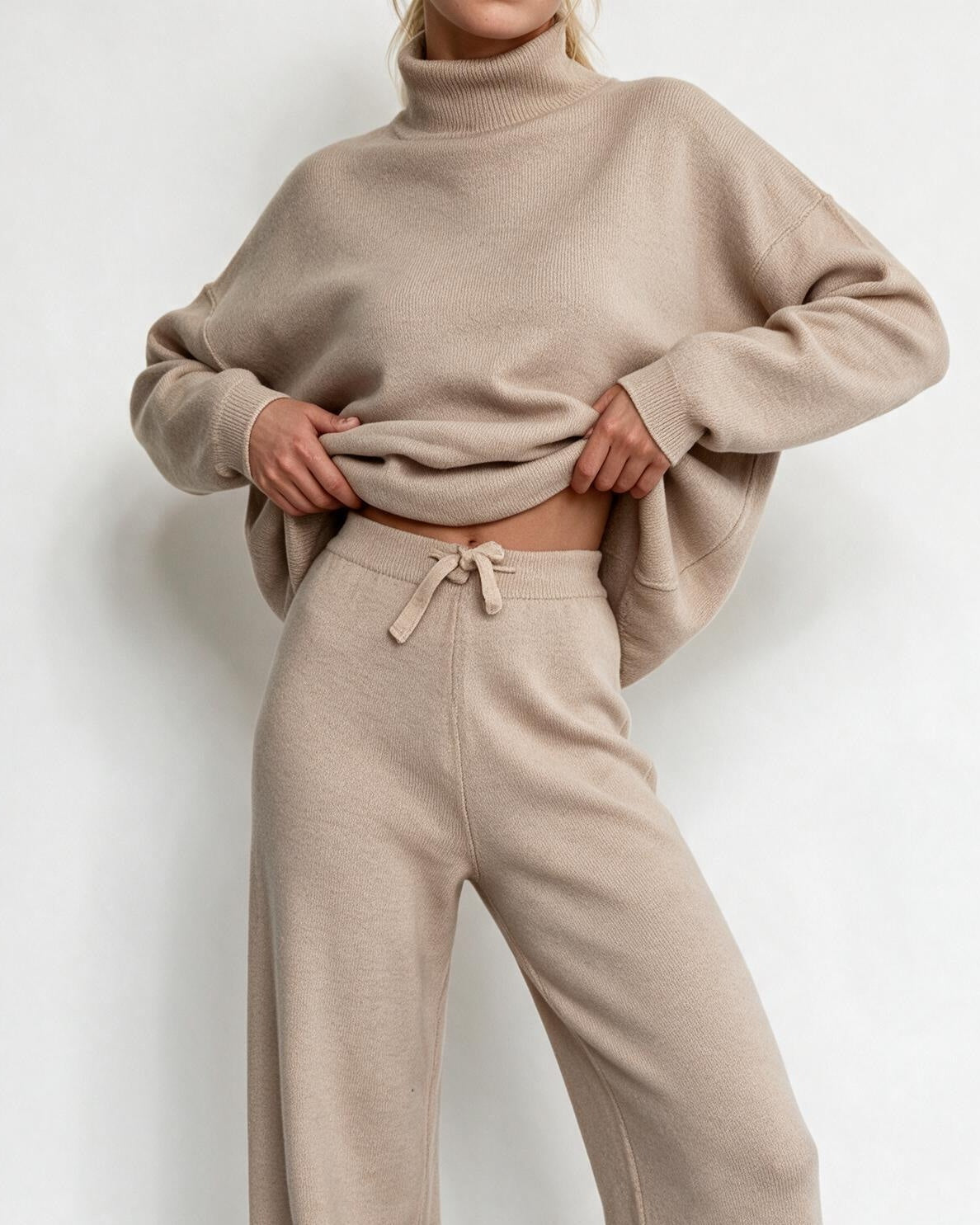 Marelia | Conjunto de punto para estar en casa, con cuello alto y pantalón de pierna ancha