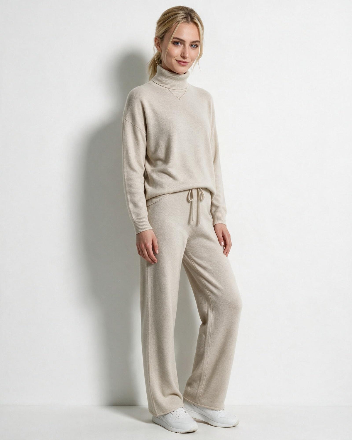 Marelia | Conjunto de punto para estar en casa, con cuello alto y pantalón de pierna ancha