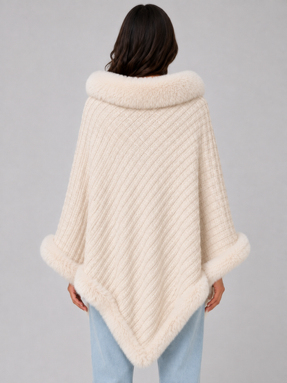 Frida | Poncho tipo capa de punto con ribete de pelo sintético