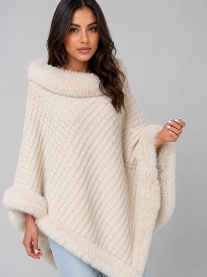 Frida | Poncho tipo capa de punto con ribete de pelo sintético