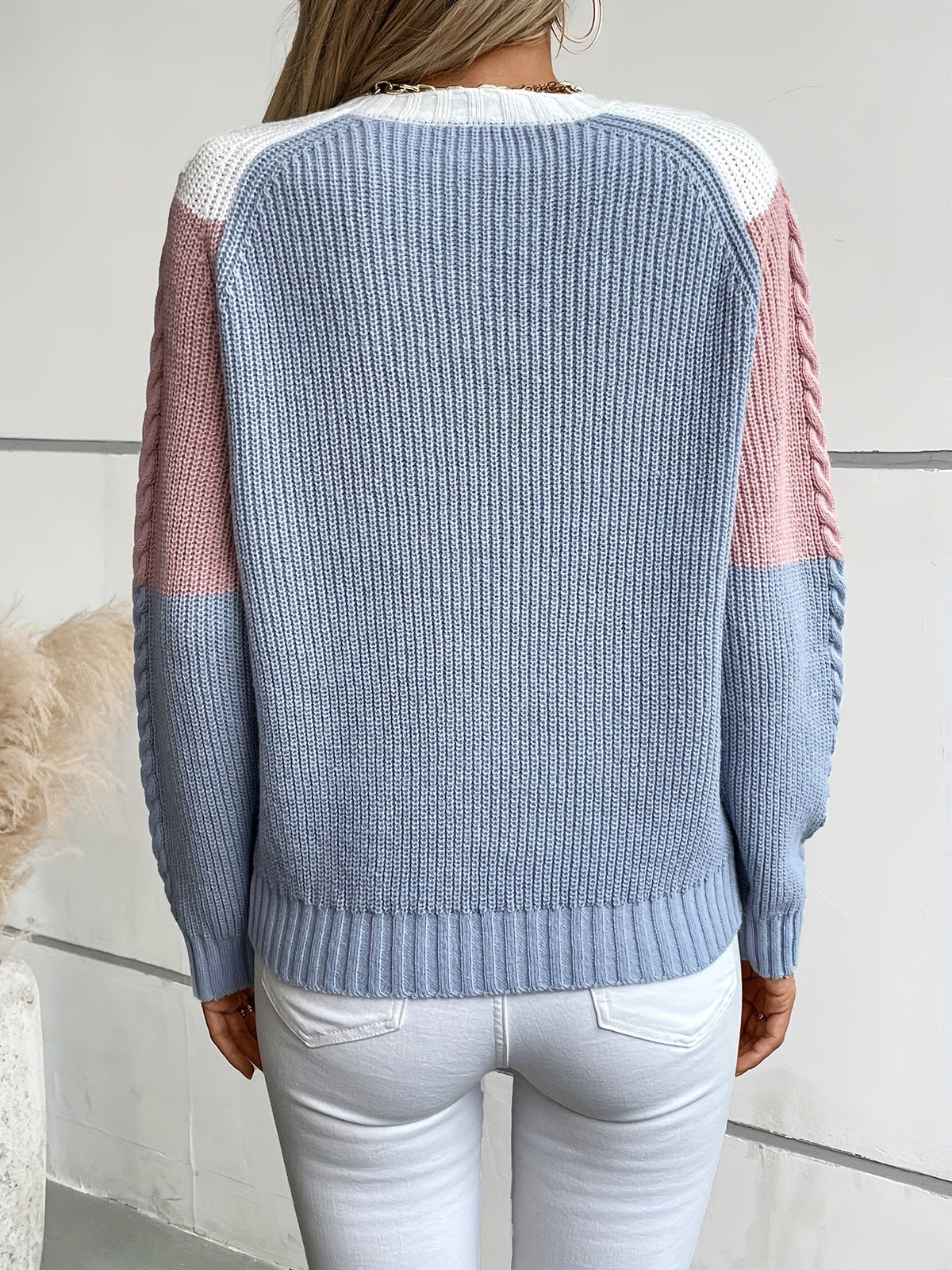Matilda | Pull en maille à empiècements contrastants et col rond