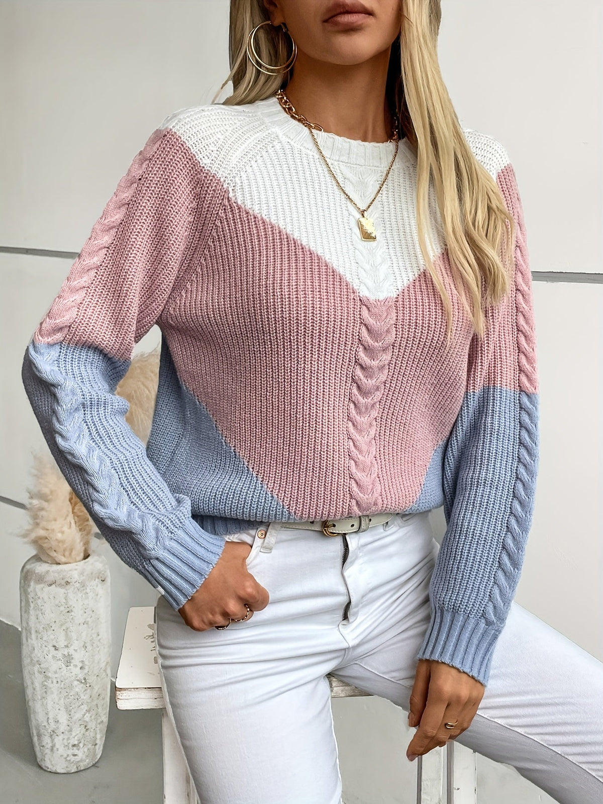 Matilda | Pull en maille à empiècements contrastants et col rond