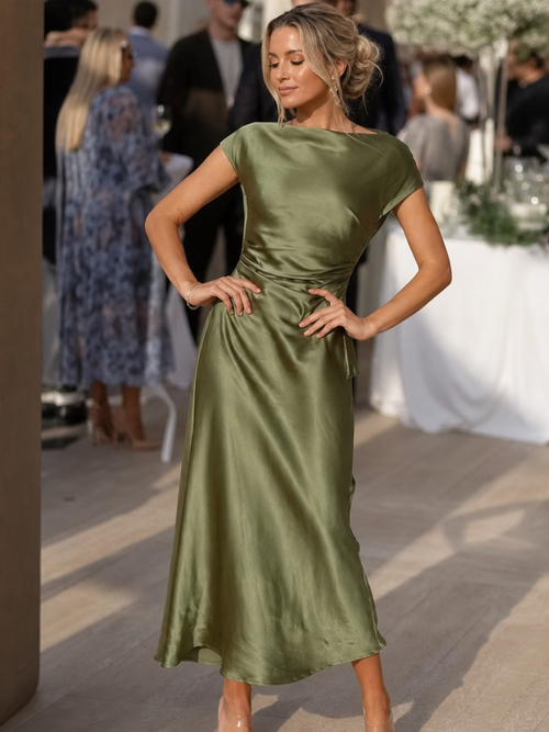 Tessa | Short Sleeve Boat Neck Fitted Silhouette Midi Dress